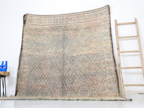 Hennuba Vintage Moroccan Rug  6'7" x 8'9"