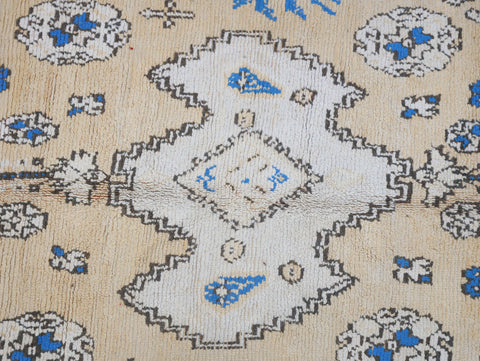 Akziz Vintage Moroccan Rug  6'6" x13'5"