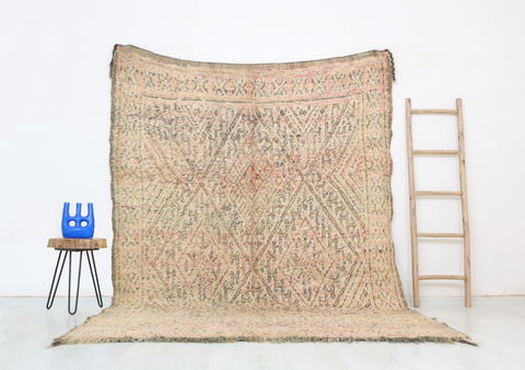 Issem Vintage Moroccan Rug  6'8" x9'6"