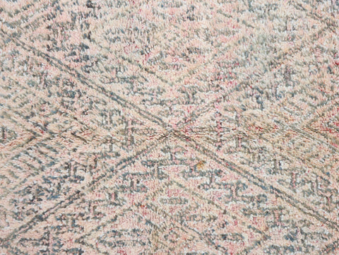 Issem Vintage Moroccan Rug  6'8" x9'6"