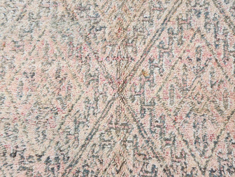 Issem Vintage Moroccan Rug  6'8" x9'6"